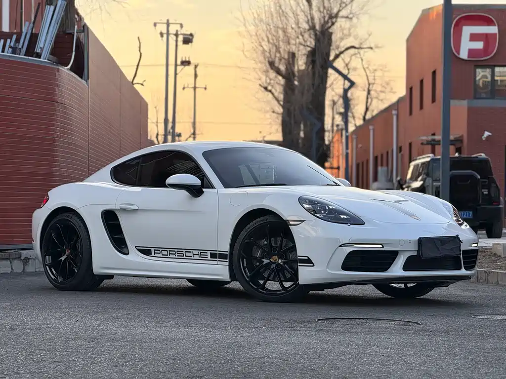 Porsche Porsche 718 2023 Cayman Style Edition 2.0T 2025 - thumbnail 3