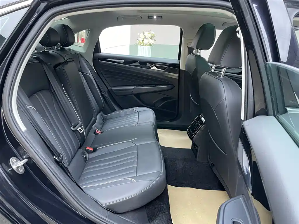 Volkswagen Passat NE 2023 430PHEV Hybrid Elite Edition 2024 - thumbnail 14
