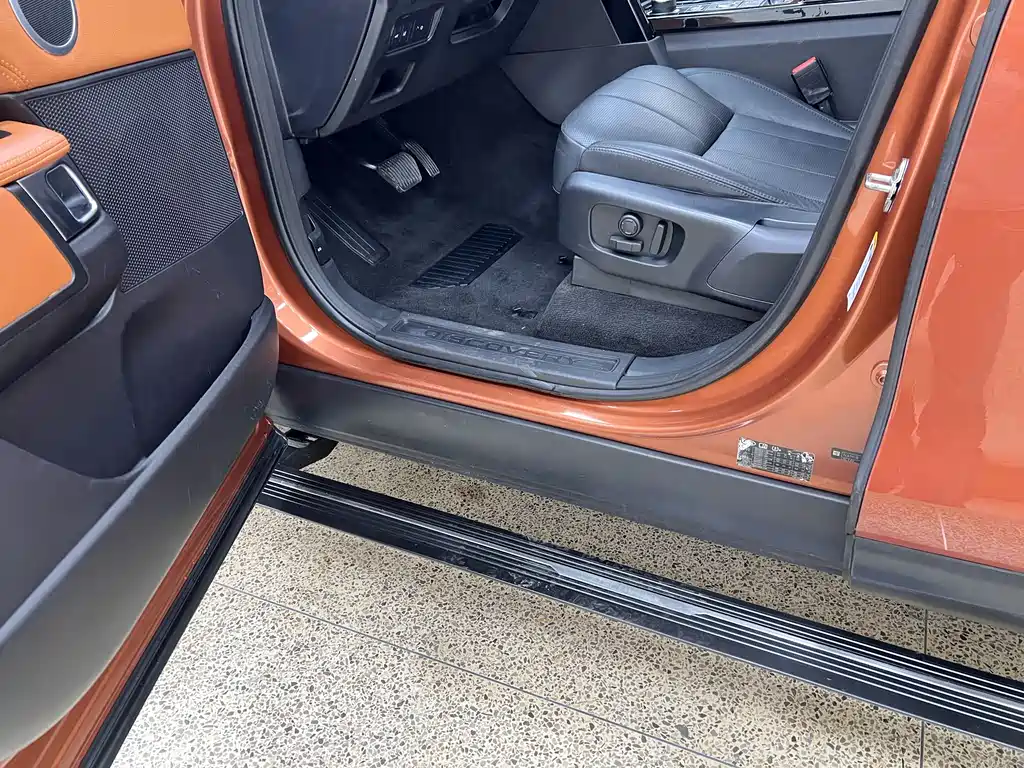 Land Rover Discovery 2017 3.0 SC V6 SE 2018 - thumbnail 8