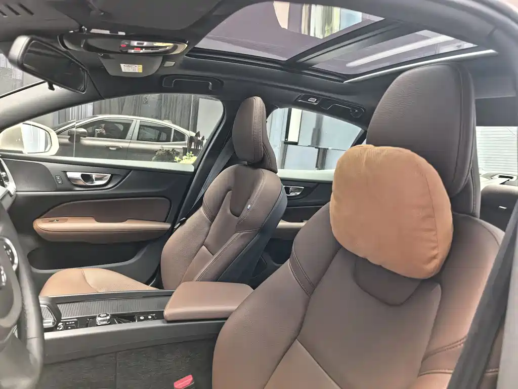 Volvo Volvo S60 2025 B4 Comfort Luxury Edition 2025 - thumbnail 7
