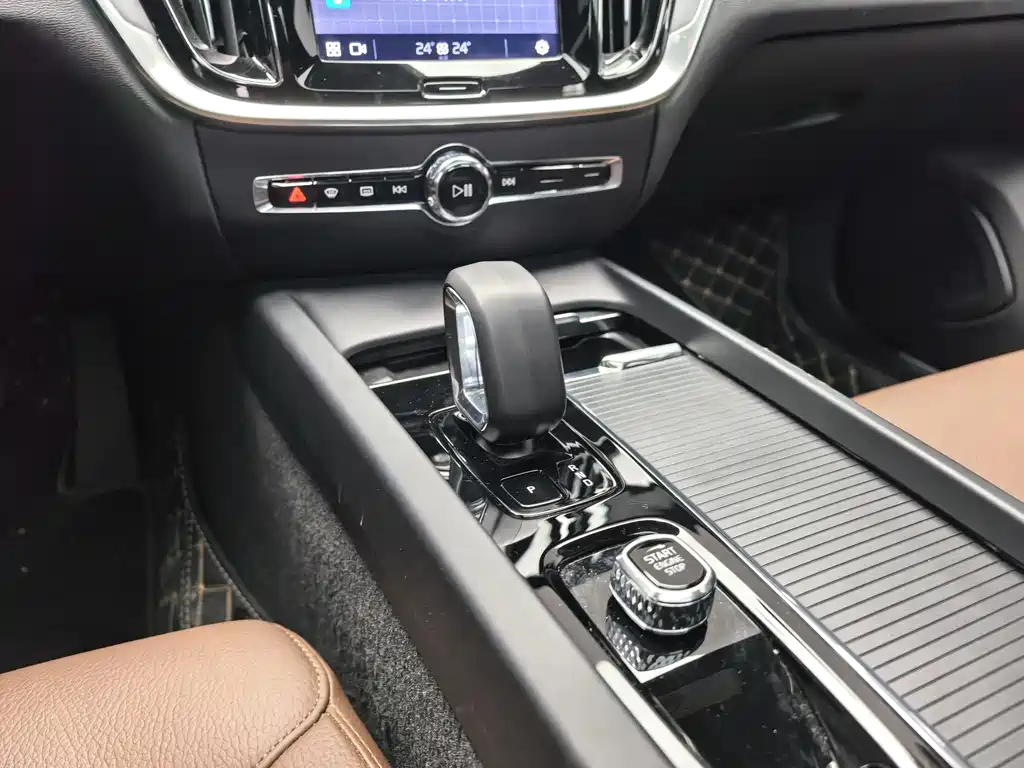 Volvo Volvo S60 2025 B4 Comfort Luxury Edition 2025 - thumbnail 10