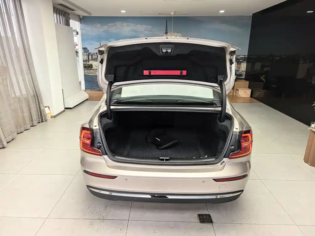 Volvo Volvo S60 2025 B4 Comfort Luxury Edition 2025 - thumbnail 15
