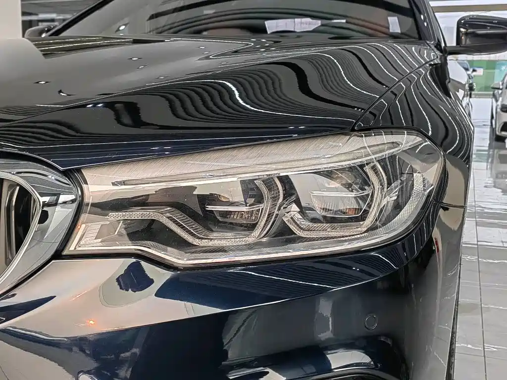 BMW BMW 5 Series 2018 530Li Leading Model M Sport Package 2018 - thumbnail 4