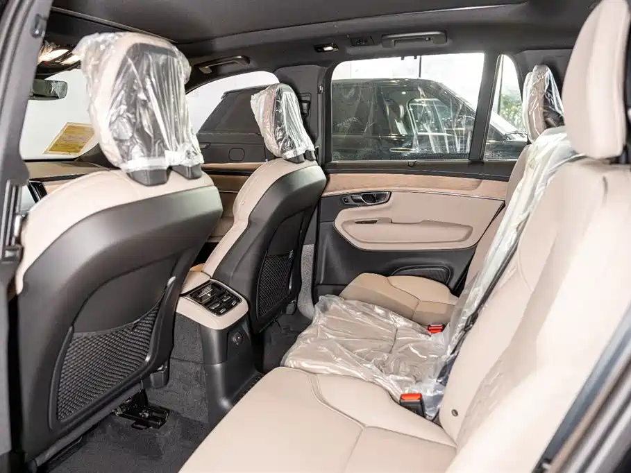 Volvo Volvo XC90 T8 Inscription AWD PHEV 2025 Model Year Mid-cycle Refresh 7-seat 2026 - thumbnail 13
