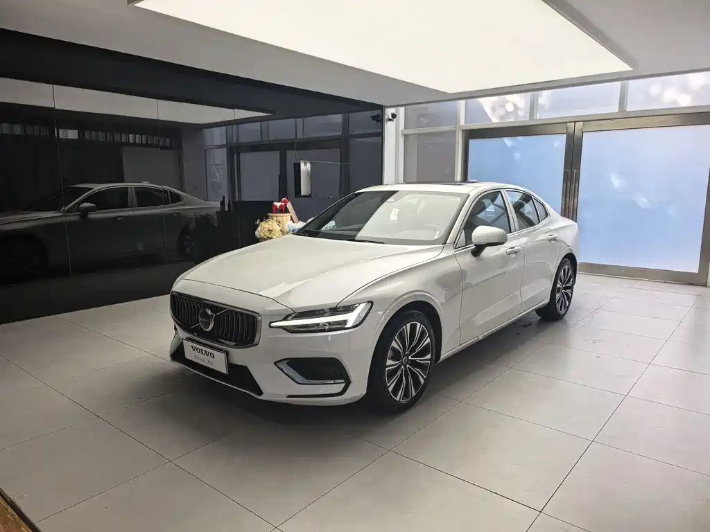 Volvo Volvo S60 2025 B4 Intelligent Luxury Edition 2025