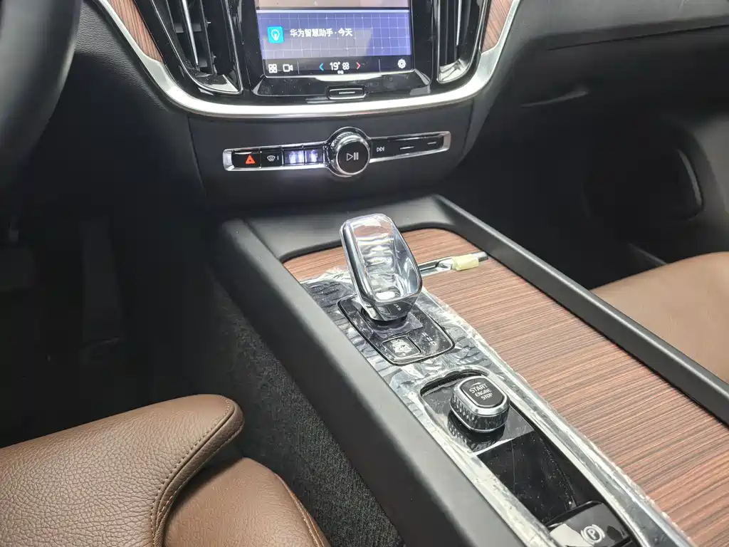 Volvo Volvo S60 2025 B4 Intelligent Luxury Edition 2025 - thumbnail 8