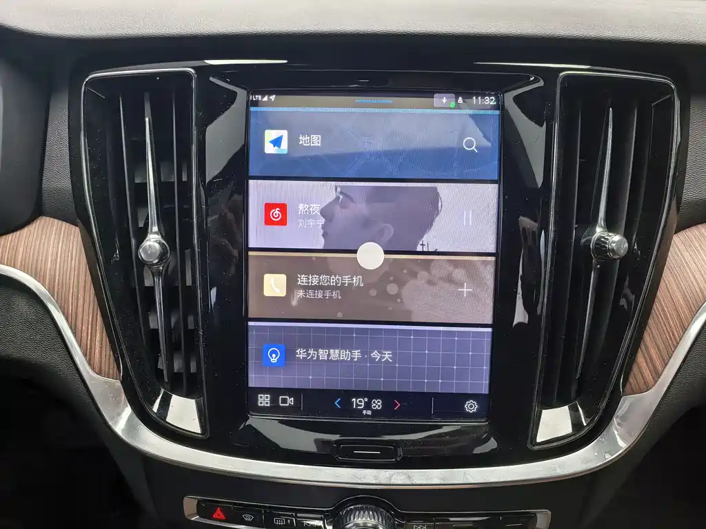 Volvo Volvo S60 2025 B4 Intelligent Luxury Edition 2025 - thumbnail 11