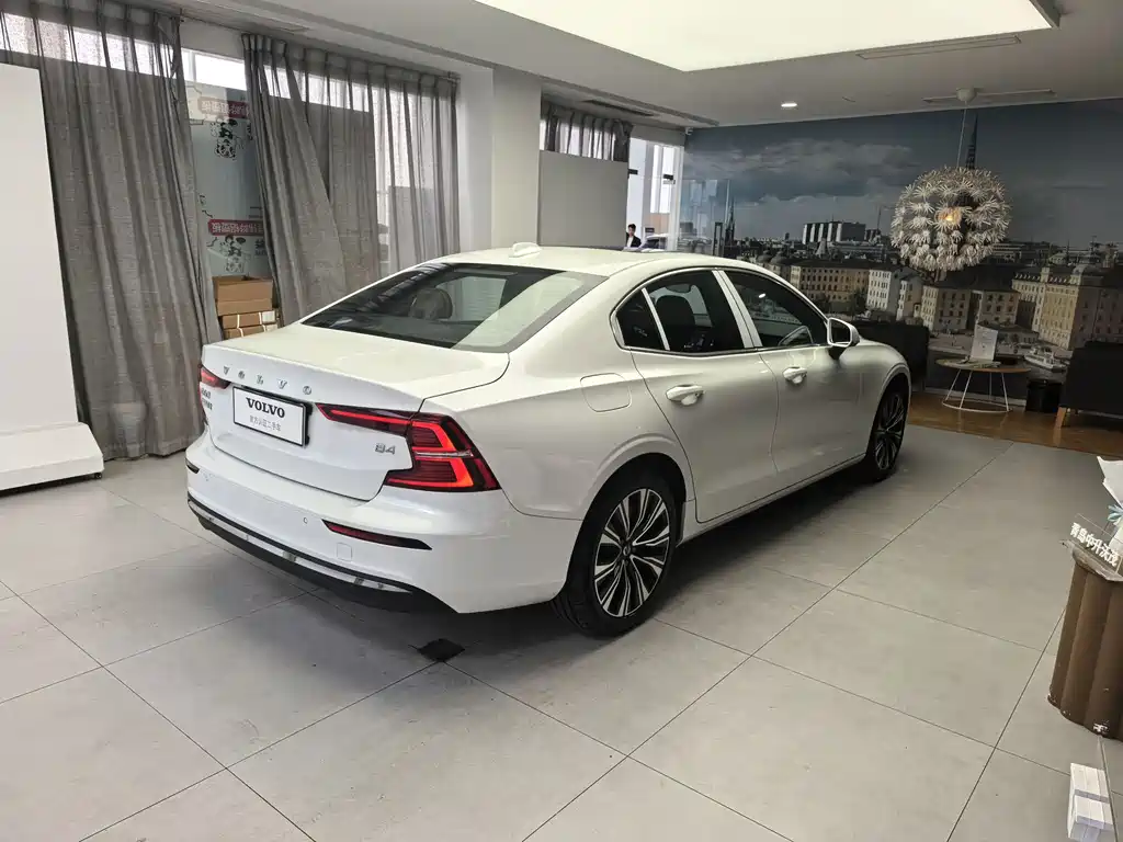 Volvo Volvo S60 2025 B4 Intelligent Luxury Edition 2025 - thumbnail 13
