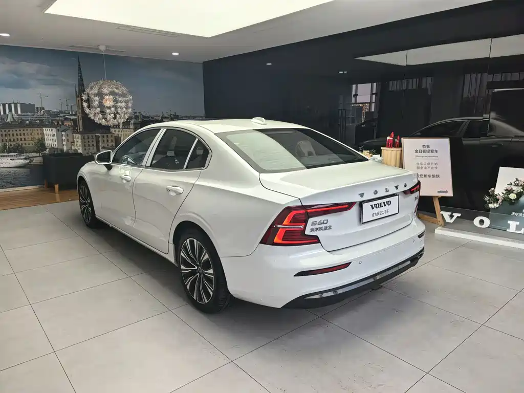 Volvo Volvo S60 2025 B4 Intelligent Luxury Edition 2025 - thumbnail 14