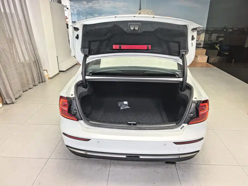 Volvo Volvo S60 2025 B4 Intelligent Luxury Edition 2025 - thumbnail 15