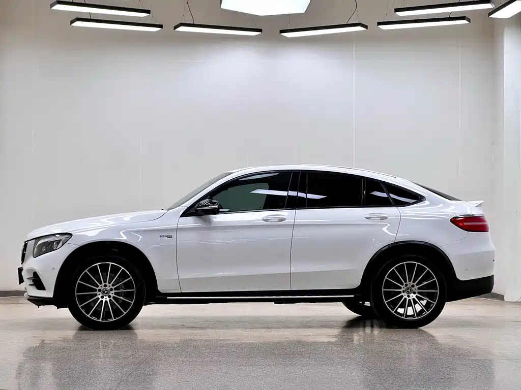 Mercedes-Benz Mercedes-Benz GLC Coupe AMG 2017 AMG GLC 43 4MATIC Coupé SUV 2019 - thumbnail 4