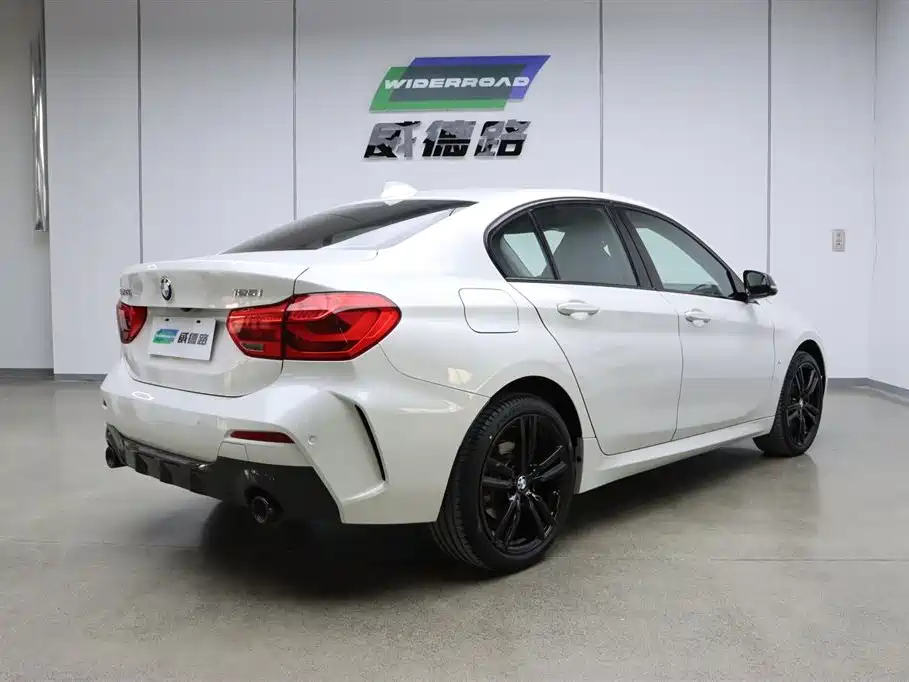 BMW BMW 1 Series 2022 125i M Sport Shadow Night Edition 2022 - thumbnail 3