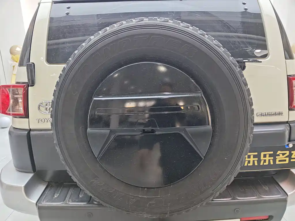 Toyota Toyota Land Cruiser FJ 2017 4.0L Middle East Edition 2019 - thumbnail 8