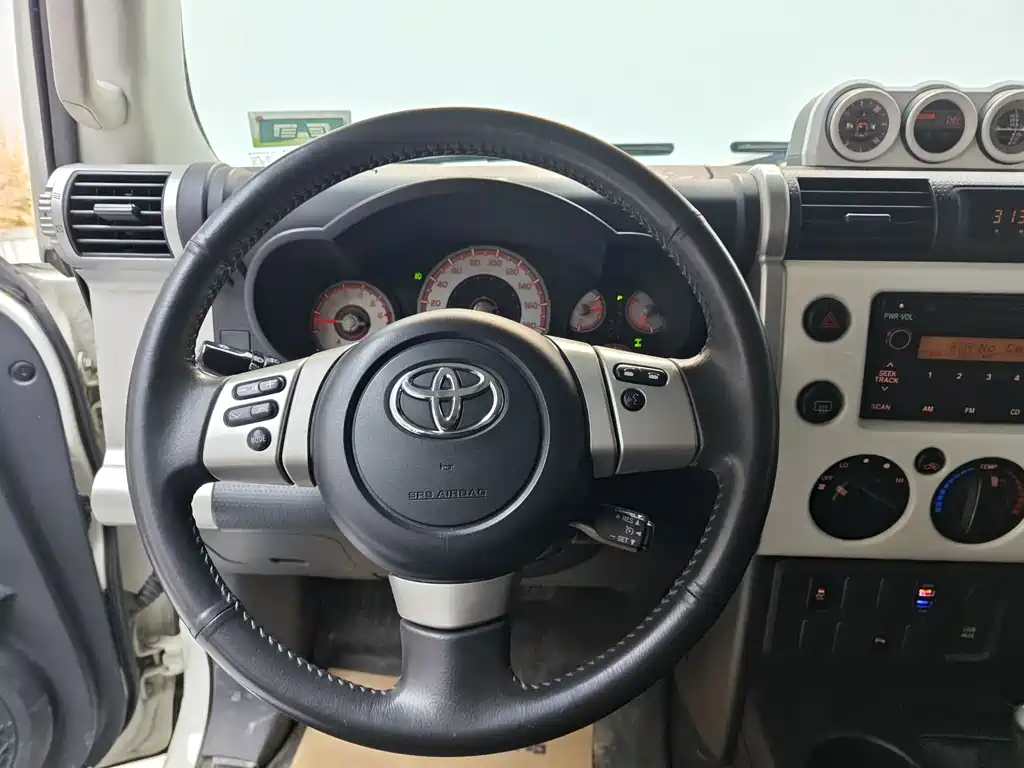 Toyota Toyota Land Cruiser FJ 2017 4.0L Middle East Edition 2019 - thumbnail 15