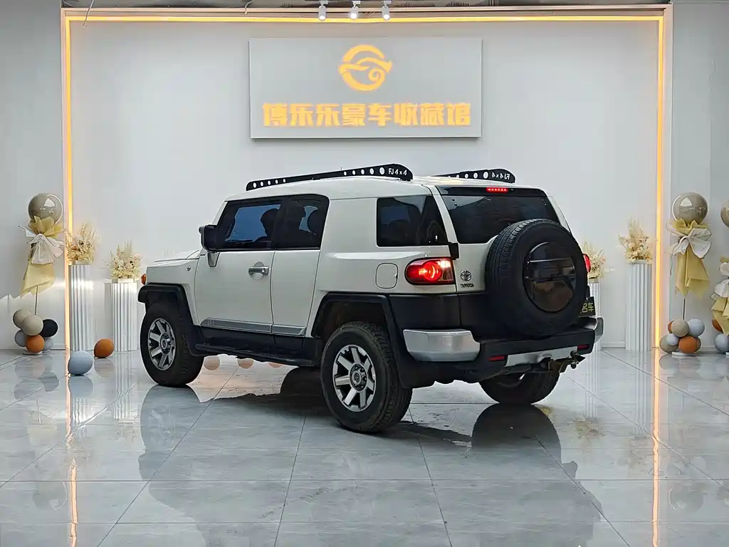 Toyota Toyota Land Cruiser FJ 2017 4.0L Middle East Edition 2019 - thumbnail 22