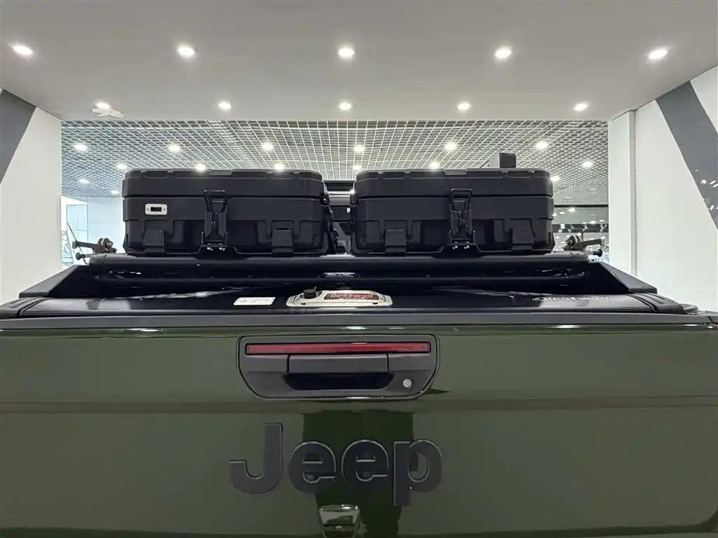 Jeep Gladiator 2023 3.6L Overland 2023 - thumbnail 18