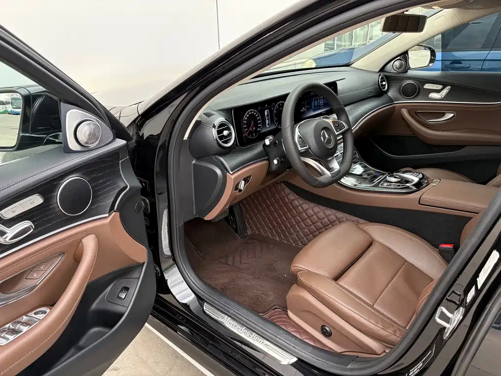 Mercedes-Benz Mercedes-Benz E-Class 2018 E 200 L Sport 4MATIC 2018 - thumbnail 7