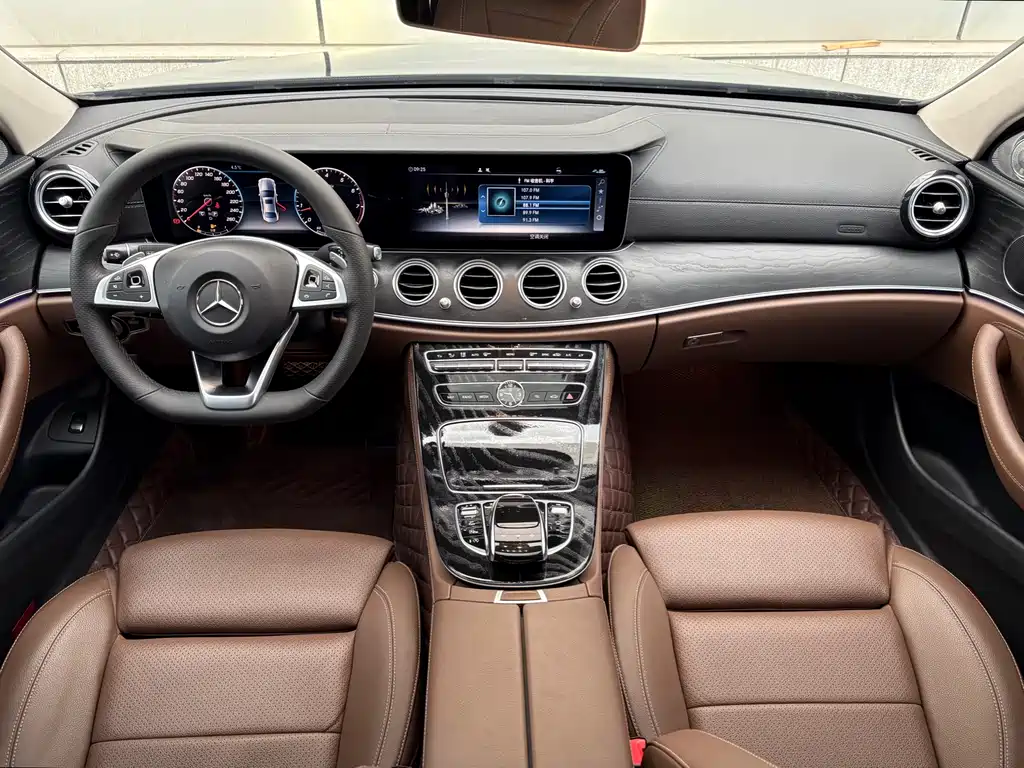 Mercedes-Benz Mercedes-Benz E-Class 2018 E 200 L Sport 4MATIC 2018 - thumbnail 9