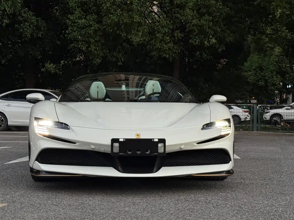 Ferrari Ferrari SF90 2021 3.9T V8 Spider 2023 - thumbnail 2