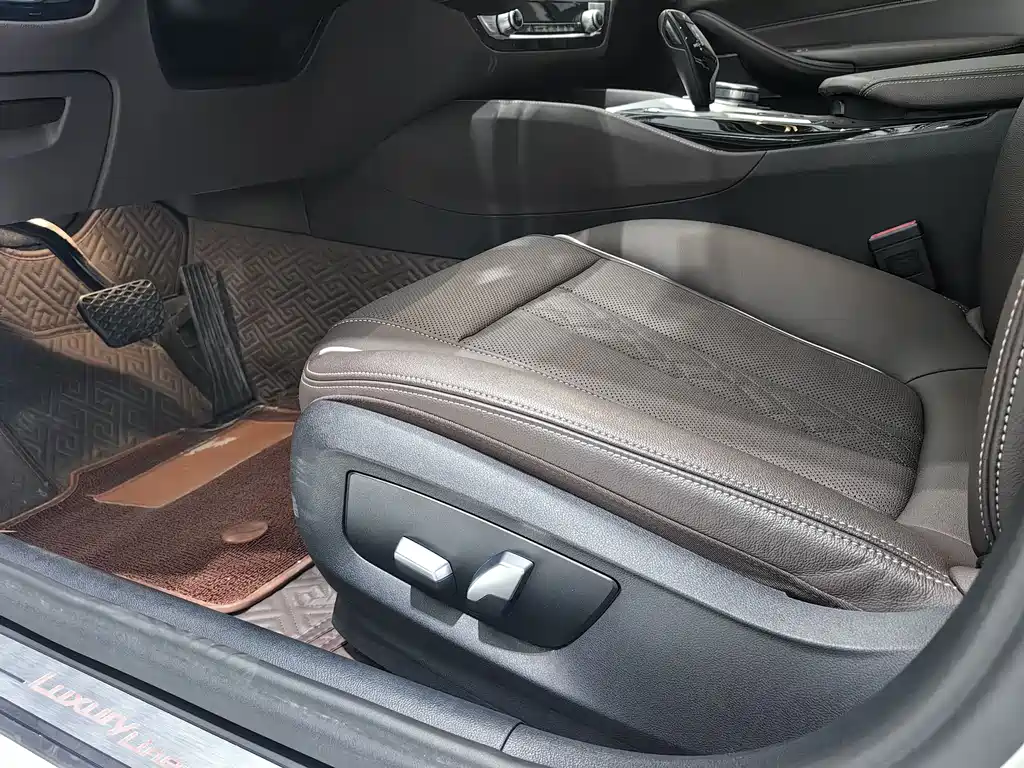 BMW BMW 5 Series 2022 Facelift 530Li Leading Model Luxury Package 2022 - thumbnail 8