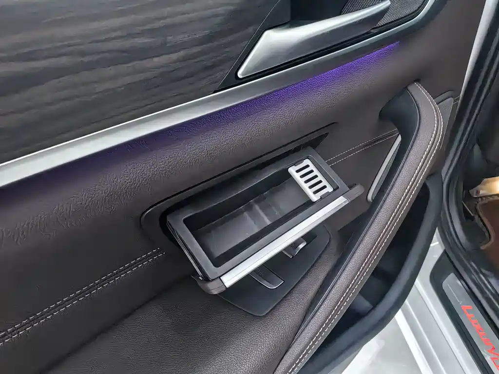 BMW BMW 5 Series 2022 Facelift 530Li Leading Model Luxury Package 2022 - thumbnail 20