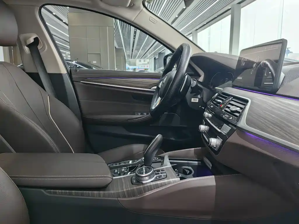 BMW BMW 5 Series 2022 Facelift 530Li Leading Model Luxury Package 2022 - thumbnail 28