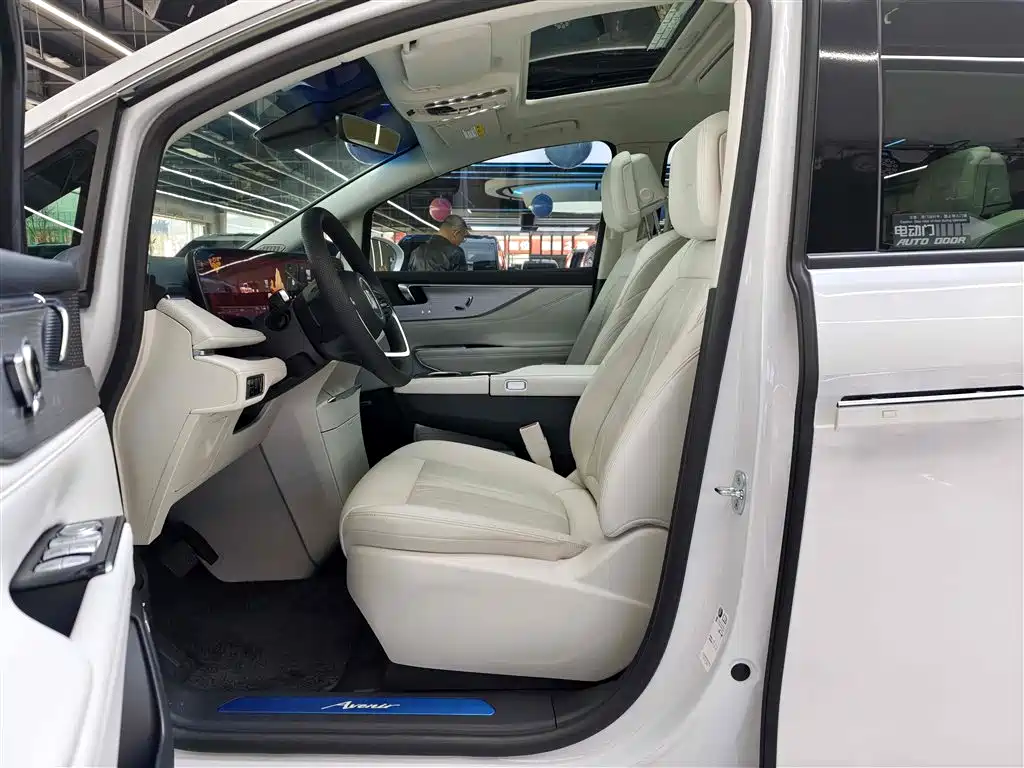 Buick Buick GL8 New Energy 2024 Landtrek Premium Edition 7-seater 2026 - thumbnail 4