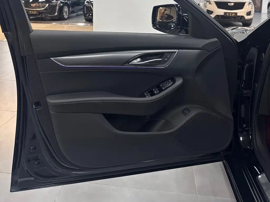 Cadillac Cadillac CT5 2024 28T Luxury Pro 2025 - thumbnail 12