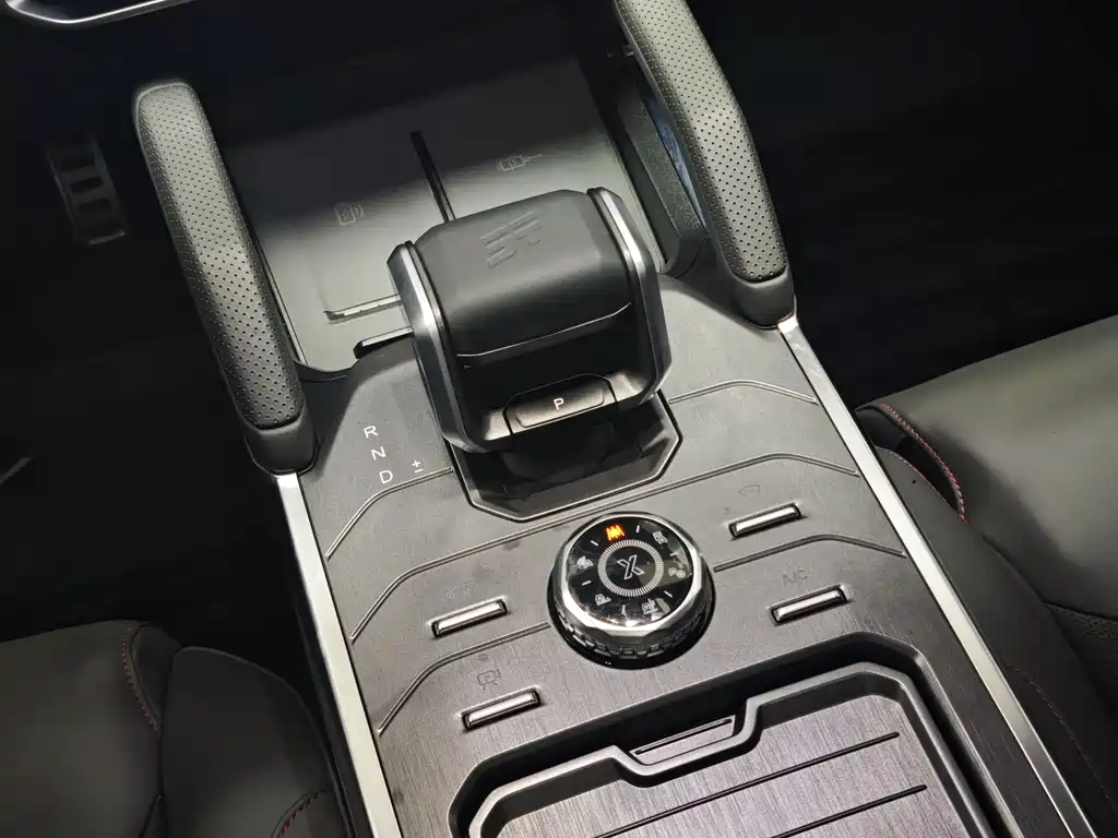 Jetour Jetour Traveler 2023 2.0T AWD Cross PRO+ 2024 - thumbnail 13