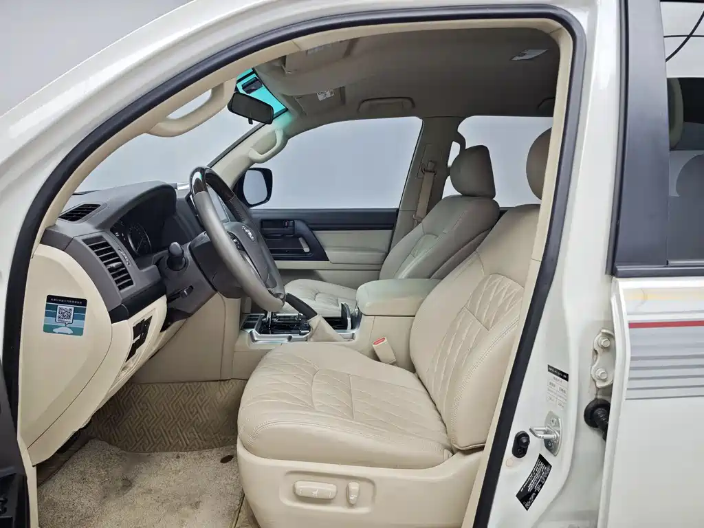 Toyota Land Cruiser (Imported) 2019 Model 4.0L Automatic 2020 - thumbnail 7
