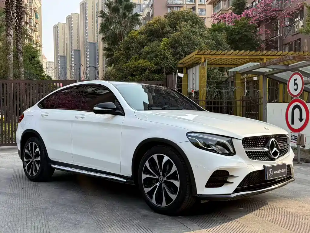 Mercedes-Benz Mercedes-Benz GLC Coupe 2018 GLC 260 4MATIC Coupé SUV 2018 - thumbnail 2