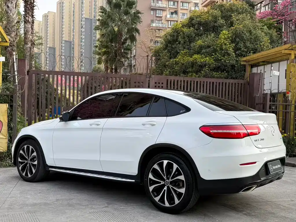 Mercedes-Benz Mercedes-Benz GLC Coupe 2018 GLC 260 4MATIC Coupé SUV 2018 - thumbnail 5