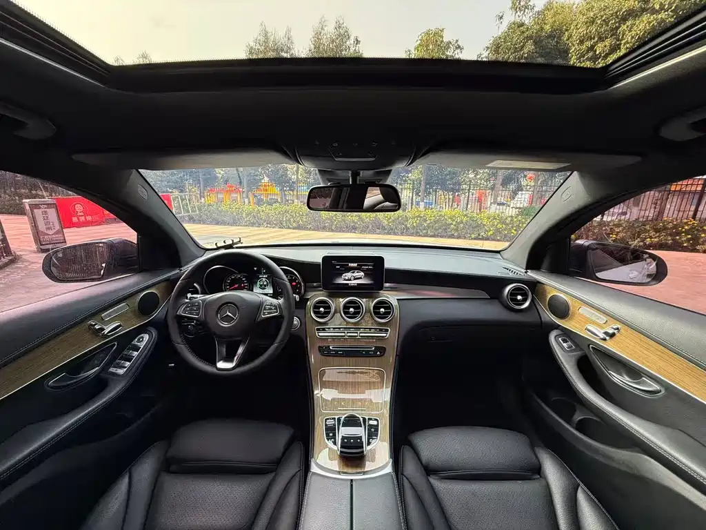 Mercedes-Benz Mercedes-Benz GLC Coupe 2018 GLC 260 4MATIC Coupé SUV 2018 - thumbnail 9