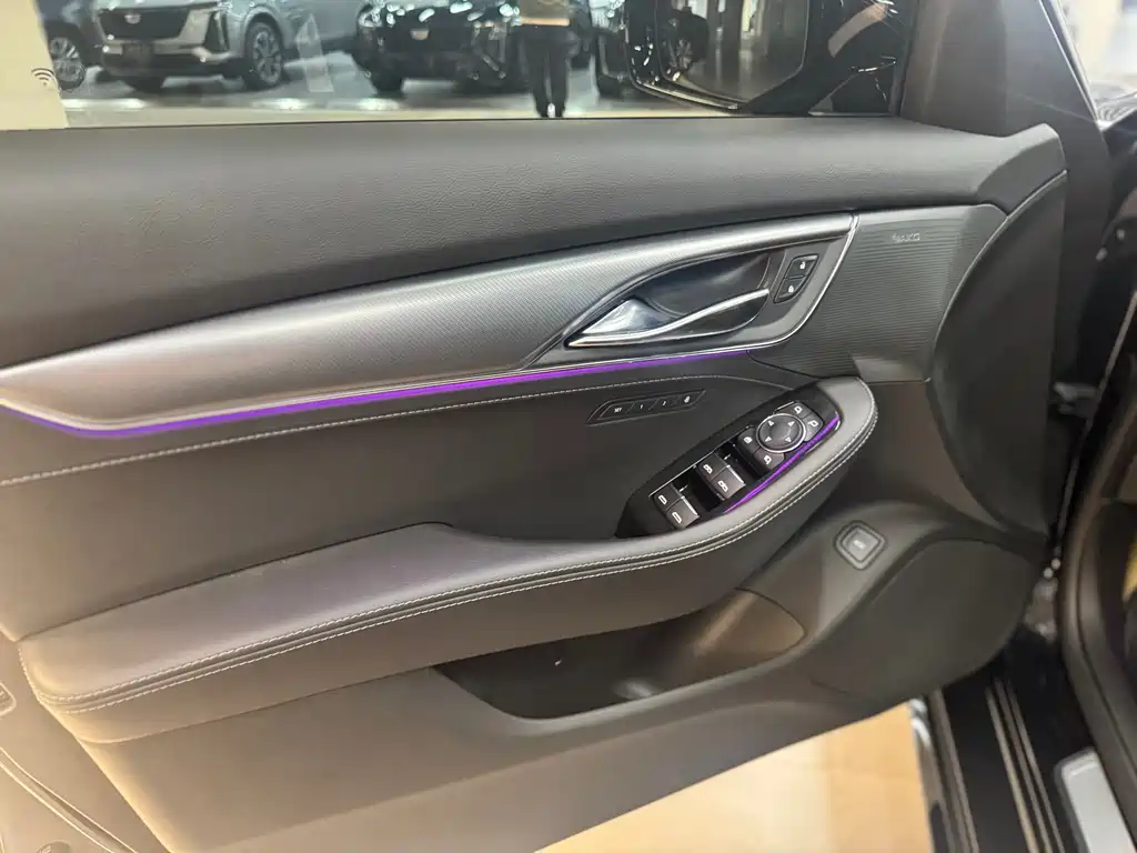 Cadillac Cadillac CT5 2024 28T Luxury 2024 - thumbnail 11