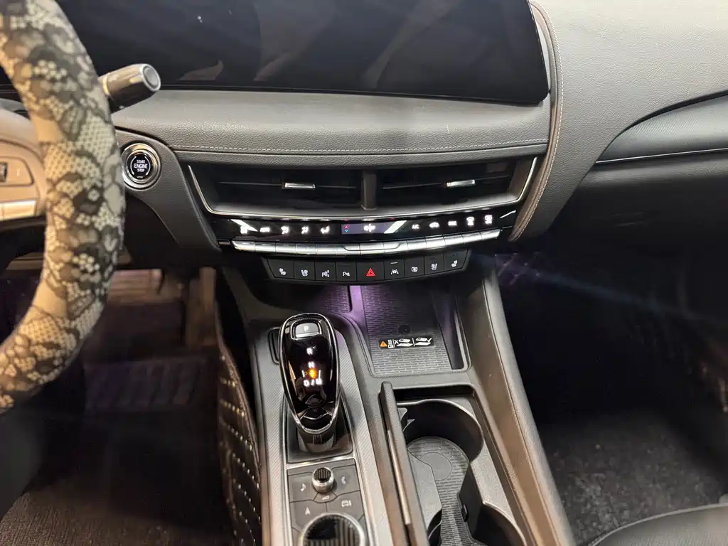 Cadillac Cadillac CT5 2024 28T Luxury 2024 - thumbnail 12