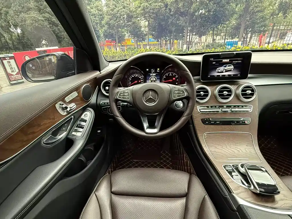 Mercedes-Benz Mercedes-Benz GLC 2018 Facelift GLC 300 4MATIC Luxury 2018 - thumbnail 6