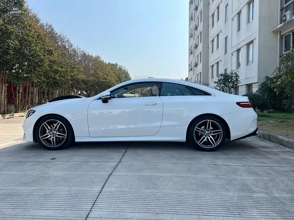 Mercedes-Benz Mercedes-Benz E-Class Coupe E 260 2020 Model 2020 - thumbnail 2