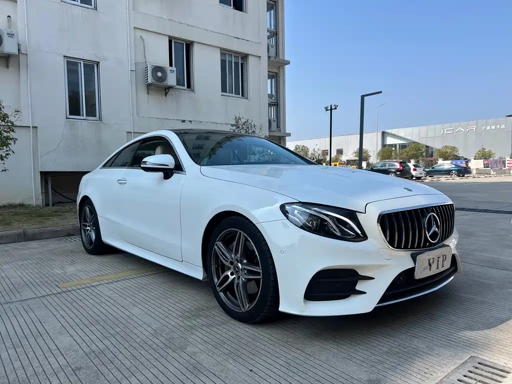 Mercedes-Benz Mercedes-Benz E-Class Coupe E 260 2020 Model 2020 - thumbnail 4
