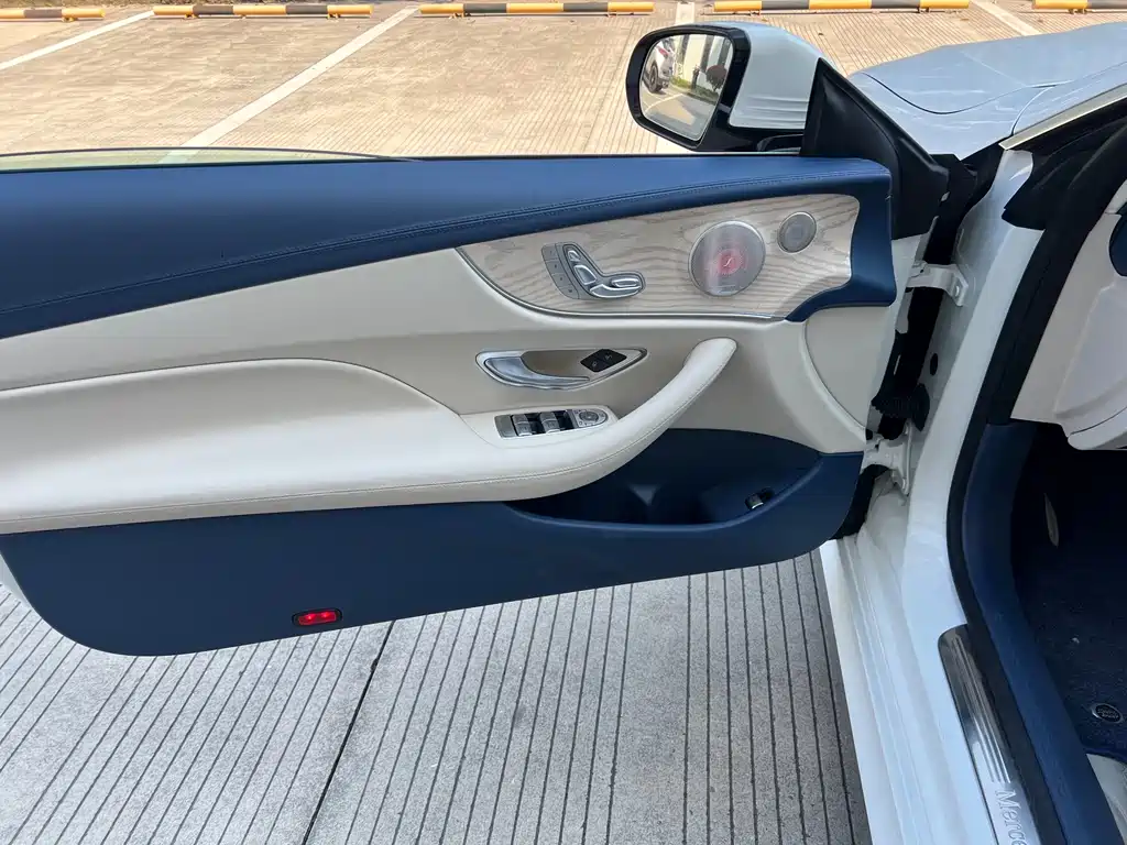 Mercedes-Benz Mercedes-Benz E-Class Coupe E 260 2020 Model 2020 - thumbnail 7
