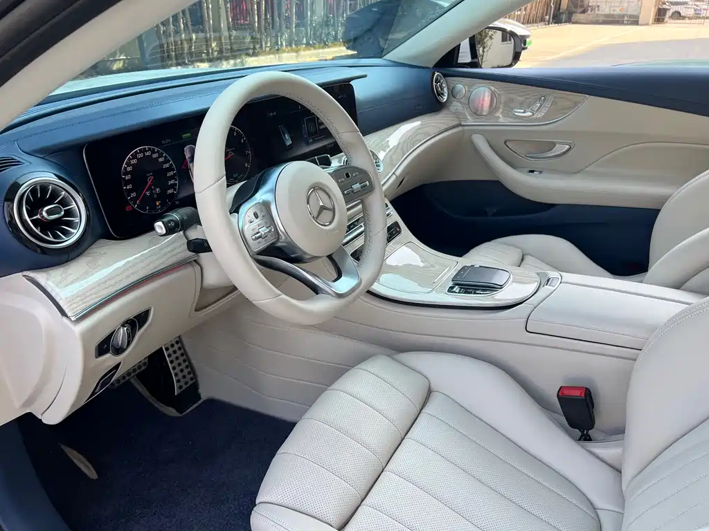 Mercedes-Benz Mercedes-Benz E-Class Coupe E 260 2020 Model 2020 - thumbnail 10