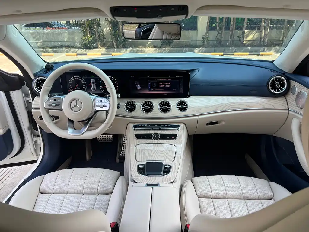 Mercedes-Benz Mercedes-Benz E-Class Coupe E 260 2020 Model 2020 - thumbnail 11