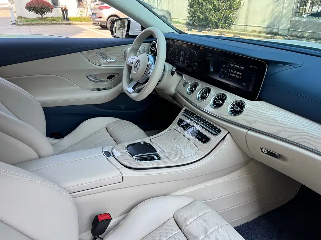 Mercedes-Benz Mercedes-Benz E-Class Coupe E 260 2020 Model 2020 - thumbnail 13