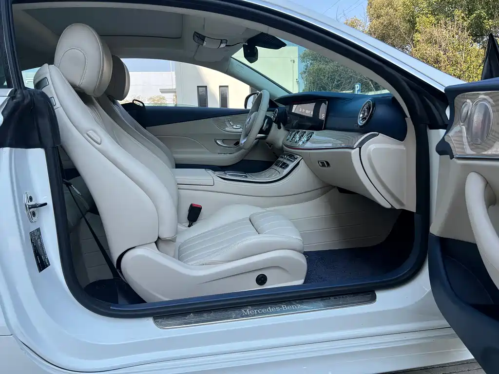 Mercedes-Benz Mercedes-Benz E-Class Coupe E 260 2020 Model 2020 - thumbnail 14