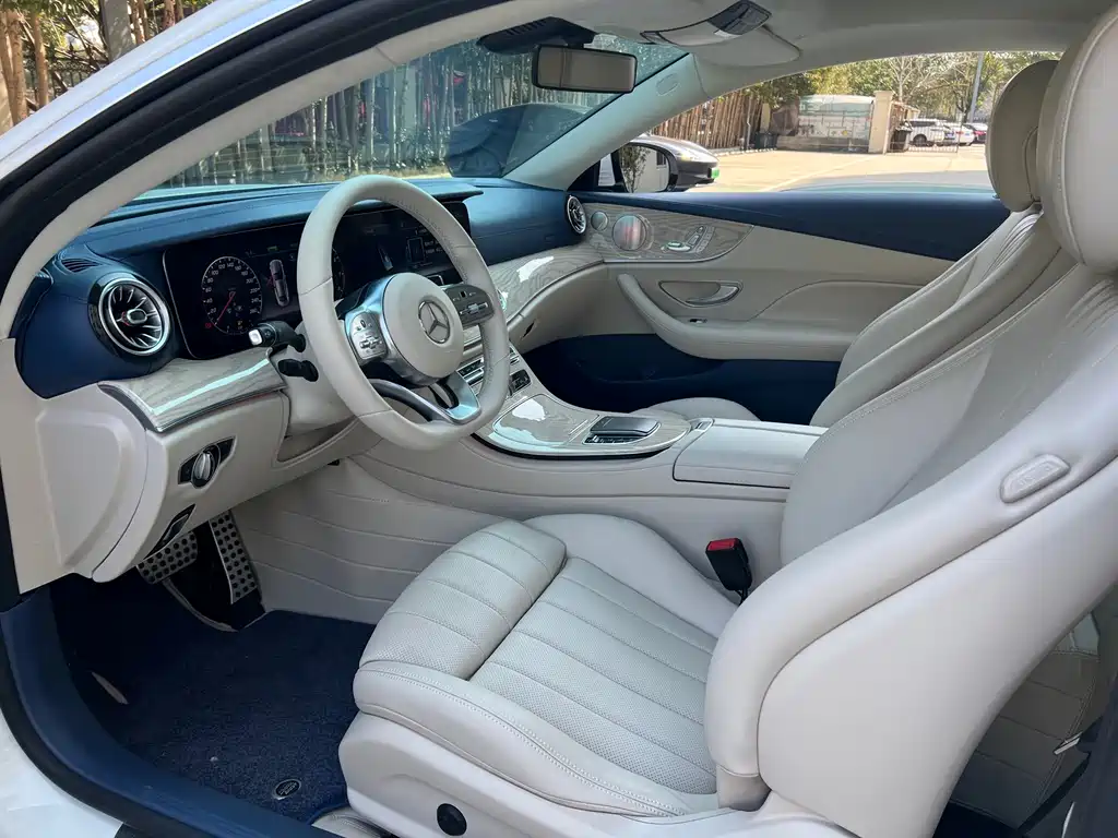 Mercedes-Benz Mercedes-Benz E-Class Coupe E 260 2020 Model 2020 - thumbnail 16