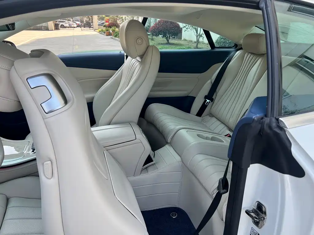 Mercedes-Benz Mercedes-Benz E-Class Coupe E 260 2020 Model 2020 - thumbnail 17