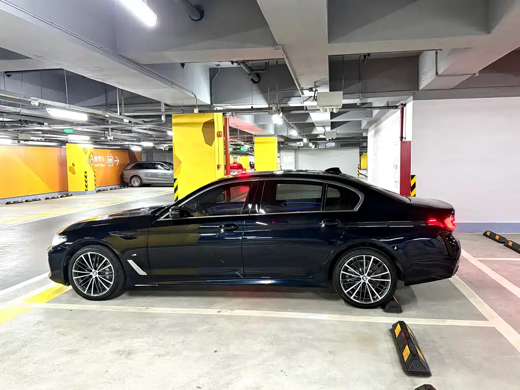 BMW BMW 5 Series 2023 Model Year Facelift 530Li Leading Type M Sport Package 2023 - thumbnail 4