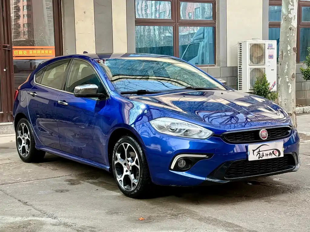 Fiat Dodge Dart 2014 1.4T Automatic Luxury Sport Edition 2015 - thumbnail 3