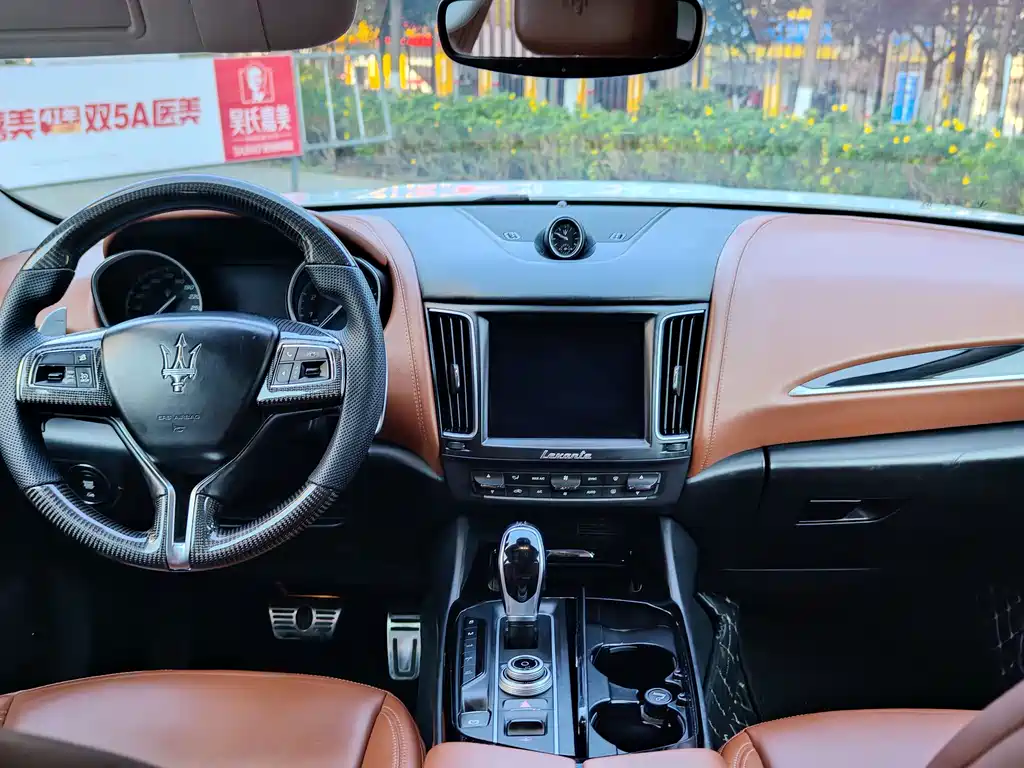 Maserati Maserati Levante 2016 3.0T Standard 2017 - thumbnail 8