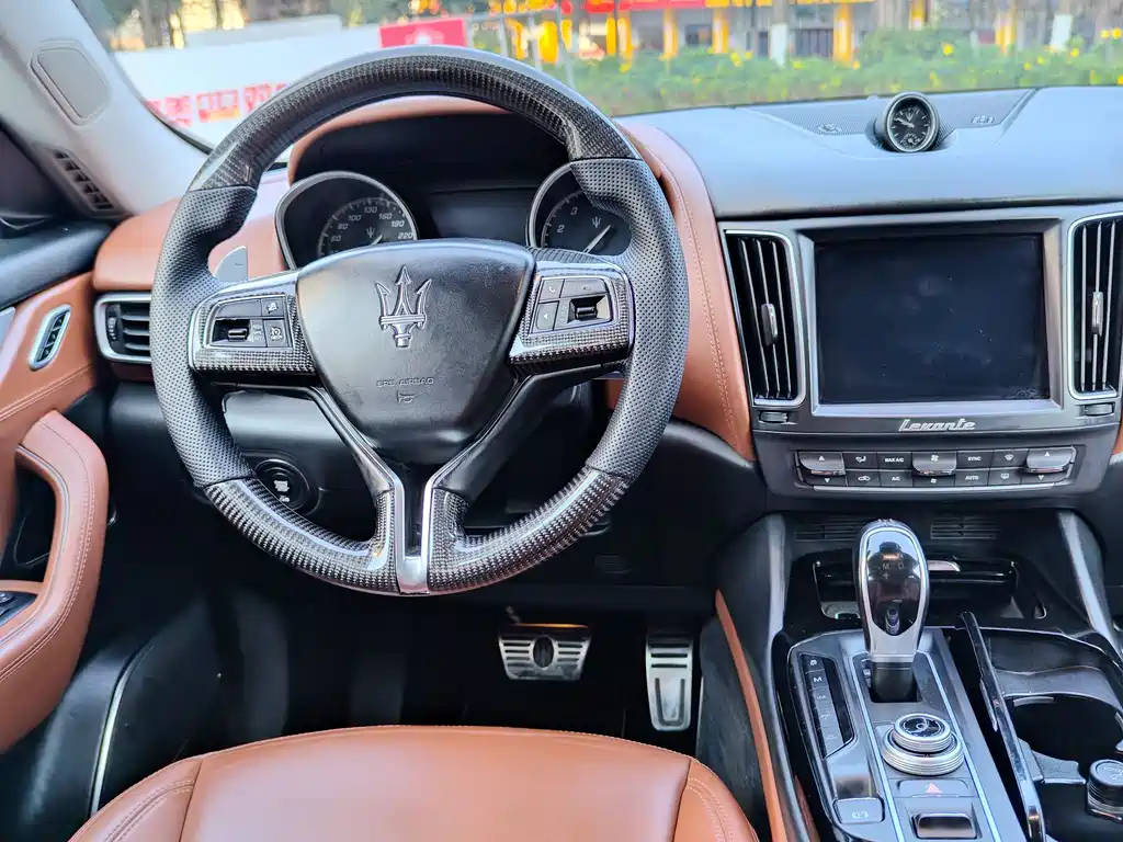 Maserati Maserati Levante 2016 3.0T Standard 2017 - thumbnail 9