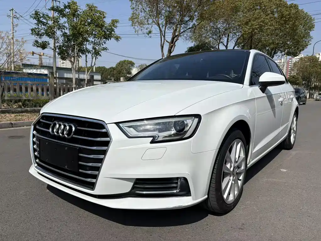 Audi Audi A3 Sportback 35 TFSI Advanced Model 2020 Facelift 2020 - thumbnail 2
